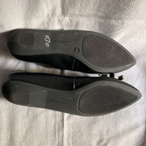 BCBG Generation Black Flats with Gold Tipped Bows - Picture 5 of 5